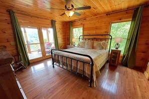 4 عدّة غرف نوم ومكواة/لوح كي وواي فاي مجانًا وملاءات أسرّة