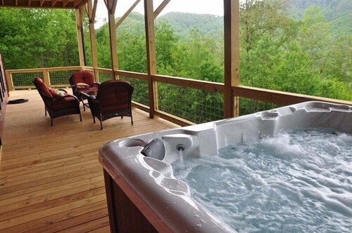 Experience luxury in the Smoky Mountain High cabin