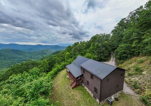Exterior - A Walk in the Clouds (Bryson City)