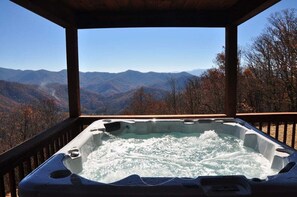 Outdoor spa tub - A Walk in the Clouds (Bryson City)