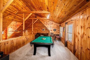 Spielezimmer