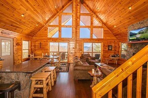 Smart-TV, Kamin, DVD-Player, Tischfußball