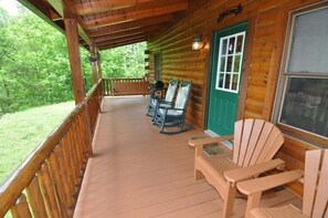 Terrace/patio - Cherokee Ridge Retreat (Whittier)