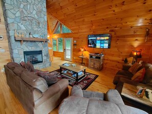 Smart-TV, Kamin, Videospiele, DVD-Player