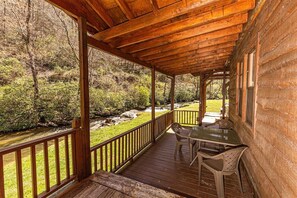 Outdoor dining - Escape to Waterfall Hideaway (Bryson City)
