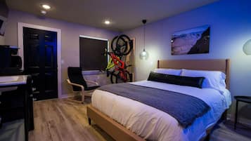 1 bedroom, desk, free WiFi, bed sheets