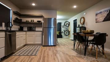 Fridge, microwave, dishwasher, coffee/tea maker