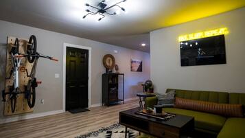 Smart TV, fireplace, stereo, offices