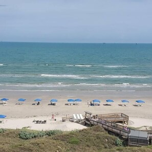 Am Strand, Liegestühle, Strandtücher