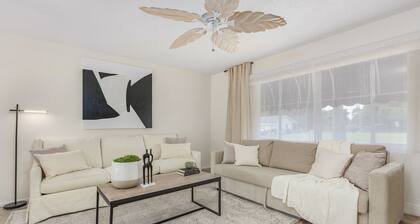 Beautiful Entire House on a Canal W/ a Pool & Lanai - Serene & Private Setting!!