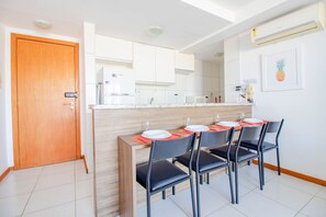 Apartment | Dining - GB24 Ap 2 Quartos Beira Mar - Guarajuba (Camaçari)