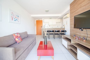 Apartamento | Área de estar | Smart TV 32 polegadas com canais digitais, TV