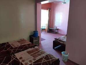 Free WiFi, bed sheets