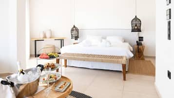 1 bedroom, in-room safe, desk, travel crib