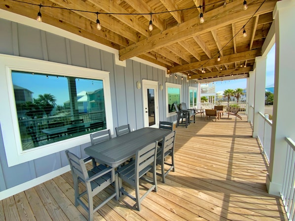 Outdoor dining
