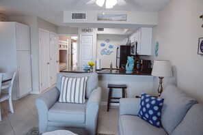 TV - July Dates Discounted! Beachfront - Hot Tub/Pool, Cov’d Parking (Gulf Shores)