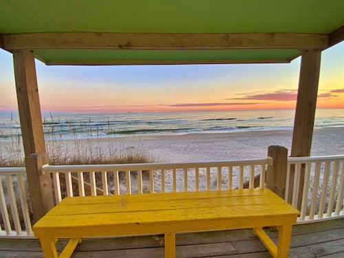 Updated 2 BR beachfront cottage - Pet Friendly!