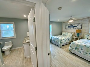 3 bedrooms, iron/ironing board, free WiFi, bed sheets - May 31 - June 4 Open! Updated, Pools & Views (Gulf Shores)
