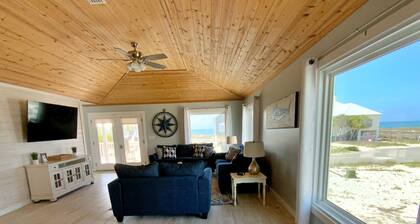 Updated private home w/ views, pools & dogs ok!