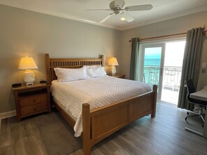 5 Schlafzimmer, Schreibtisch, Bügeleisen/Bügelbrett, kostenloses WLAN
