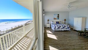 5 bedrooms, iron/ironing board, free WiFi, bed sheets - Beachfront w/ 2 living areas!  Great Location! (Gulf Shores)
