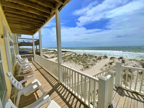 Property grounds - July Dates Discounted! Beachfront w/ 2 living areas (Gulf Shores)