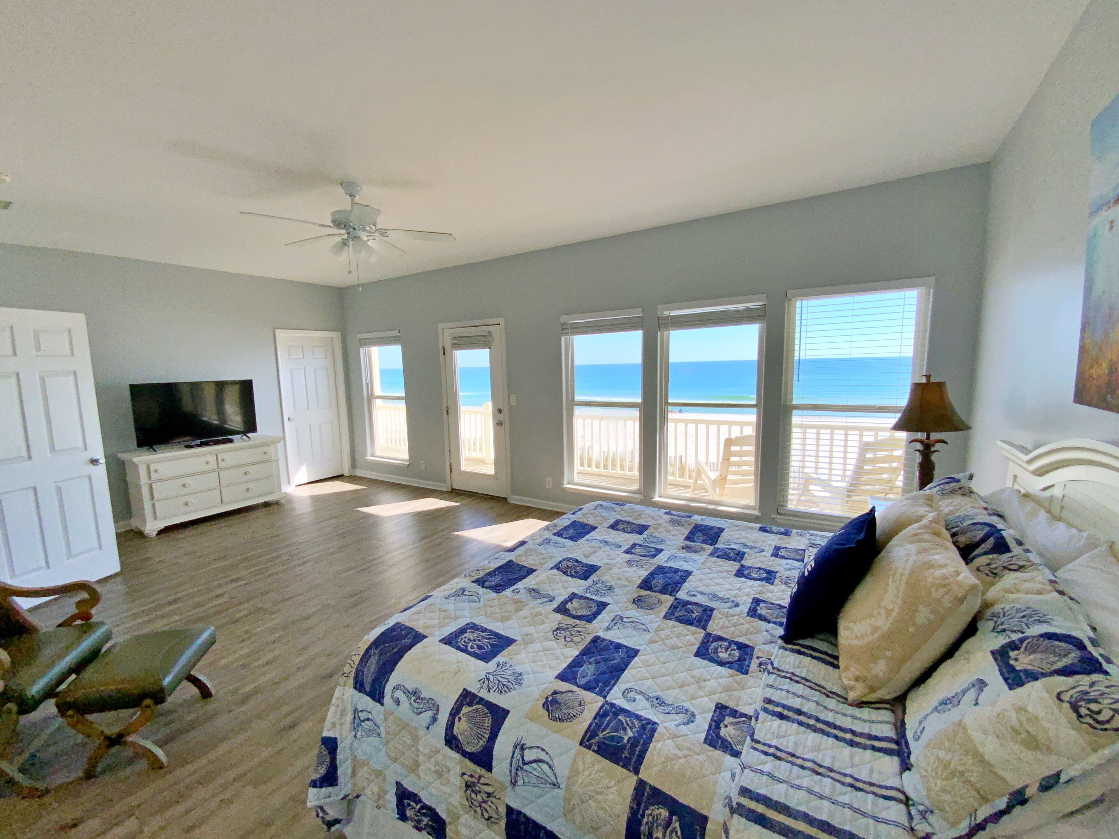 5 bedrooms, iron/ironing board, free WiFi, bed sheets