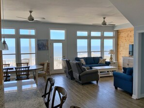 TV - May 27 - 30 Open! Beachfront w/ 2 living areas (Gulf Shores)