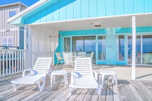 Outdoor dining - Super Cute and Beachfront! (Gulf Shores)