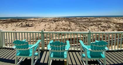 April 15% off!  Beachfront w/ elevator & pools/hot tub.  Pet Friendly!