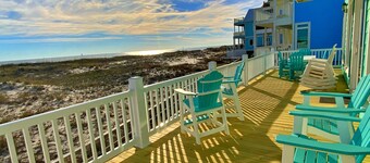 Beachfront w/ Elevator, Pool & Hot Tub