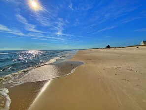 On the beach - June 13 Wk Reduced! Beachfront w/ Elevator! (Gulf Shores)