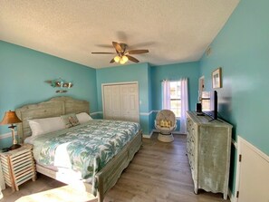 5 bedrooms, iron/ironing board, free WiFi, bed sheets