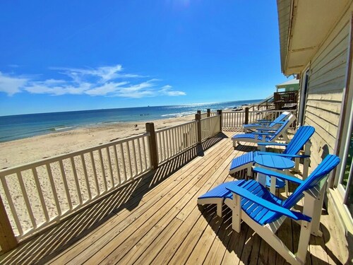 Total Facelift!  Beachfront and Dog Friendly!