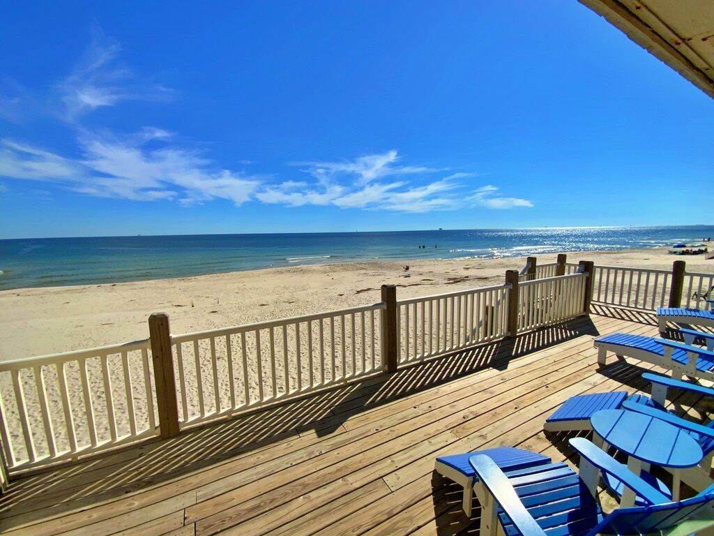 Total Facelift!  Beachfront and Dog Friendly!