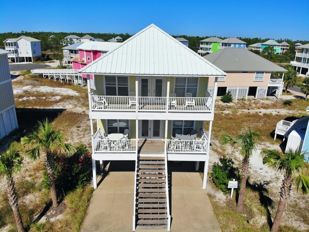 Across from beach access - Dogs OK - Pools/Tennis