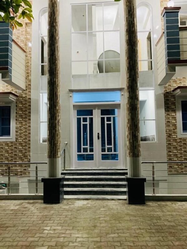 Entrada de la propiedad