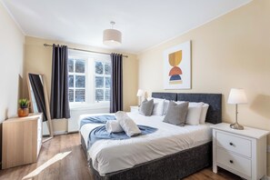 Comfort Apartment, 2 Bedrooms, Non Smoking | 2 bedrooms, individually decorated, individually furnished