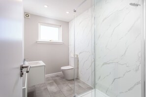 Comfort Apartment, 2 Bedrooms, Non Smoking | Bathroom