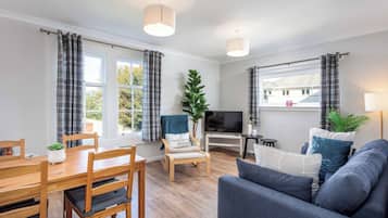 Comfort Apartment, 2 Bedrooms, Non Smoking | Living area | 22-inch flat-screen TV with digital channels, TV