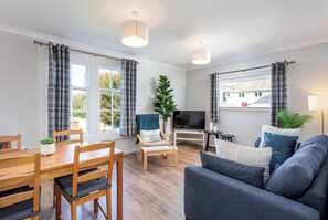 Comfort Apartment, 2 Bedrooms, Non Smoking | Living area
