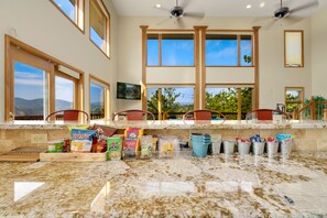 Dining - Colorado Mountain Retreat with Unbeatable Views!  (Livermore)