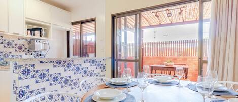 Apartamento | Área de estar | Smart TV 32 polegadas com canais digitais, TV