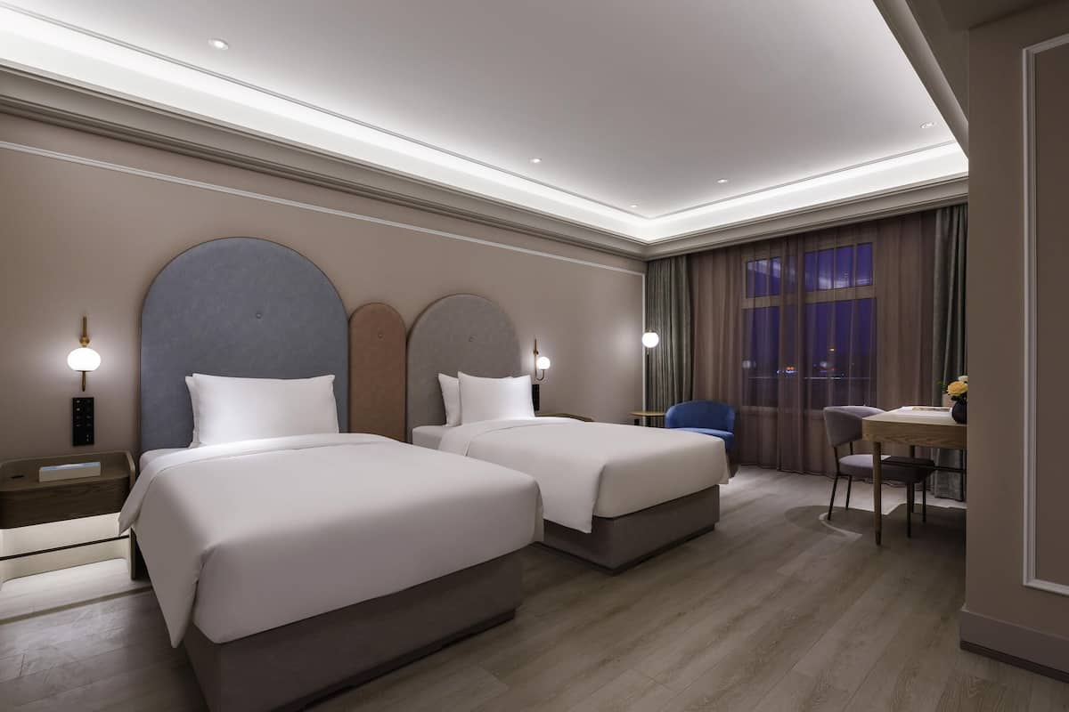 Deluxe Twin Room, 2 Single Beds | Free WiFi, bed sheets, wheelchair access