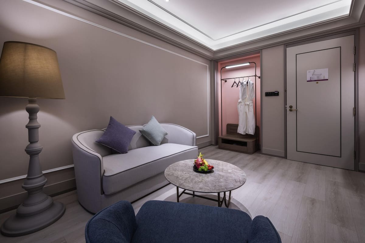 Privilege, Zimmer, 1 King-Bett | Kostenloses WLAN, Bettwäsche, Rollstuhlgeeignet