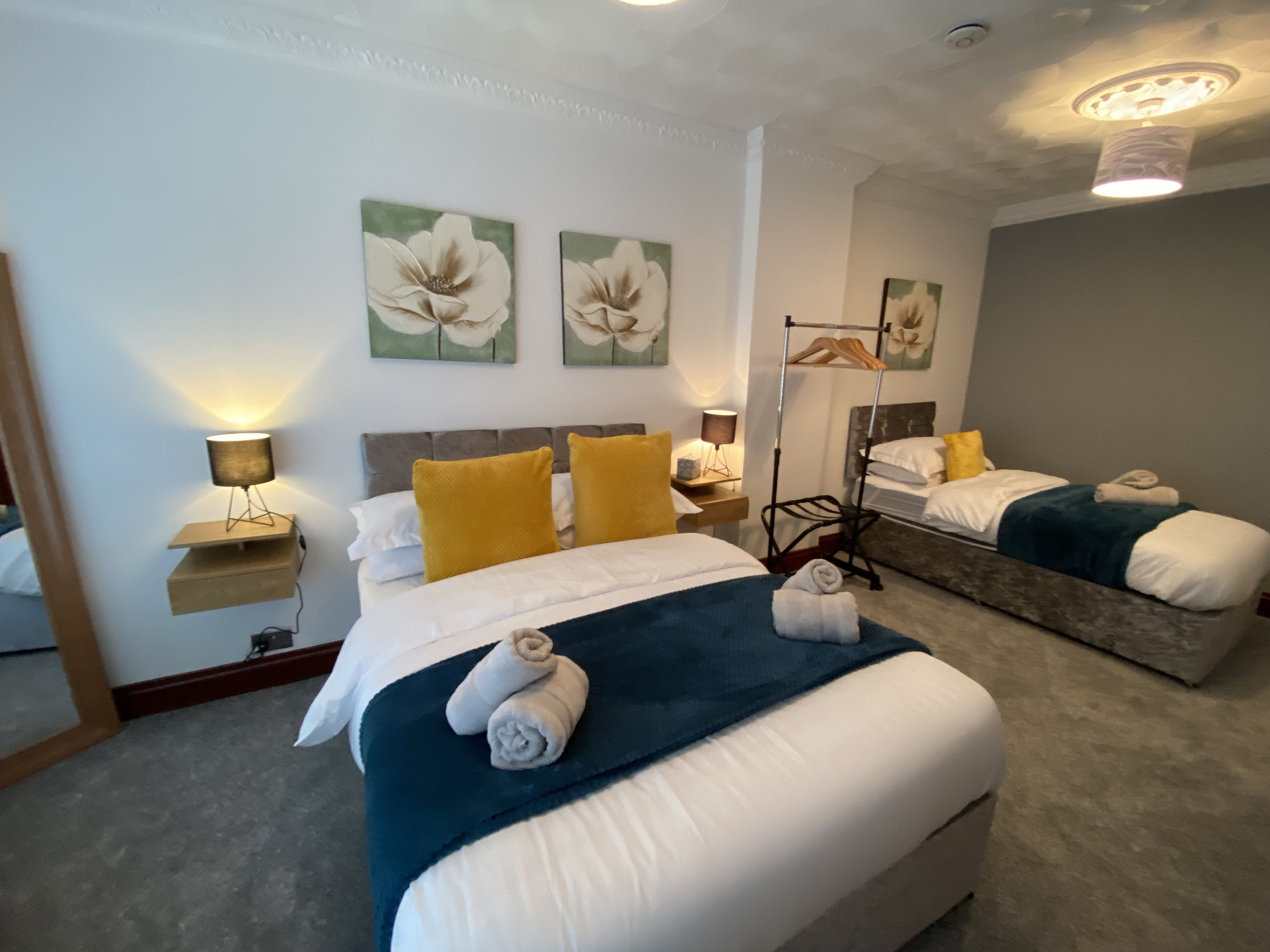 2 عدّة غرف نوم ومكتب ومكواة/لوح كي وواي فاي مجانًا