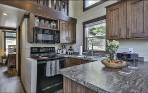 Private kitchen - LakeFront Tiny Home MINUTES to Downtown Blue Ridge (Morganton)