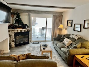 Télévision, cheminée