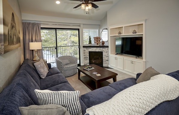 TV, fireplace - St Anton Condos #48 (2-Bedroom) with Pool by RedAwning (Mammoth Lakes)