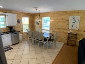 Dining - Private Dock - Neighborhood Boat Ramp - Near Beach & Hiking - Pet Friendly! (Canadian)